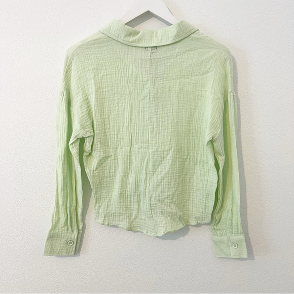 Monrow Twist Front Gauze Long Sleeve Button Down Faded lime Size Small S NWT - Picture 5 of 6